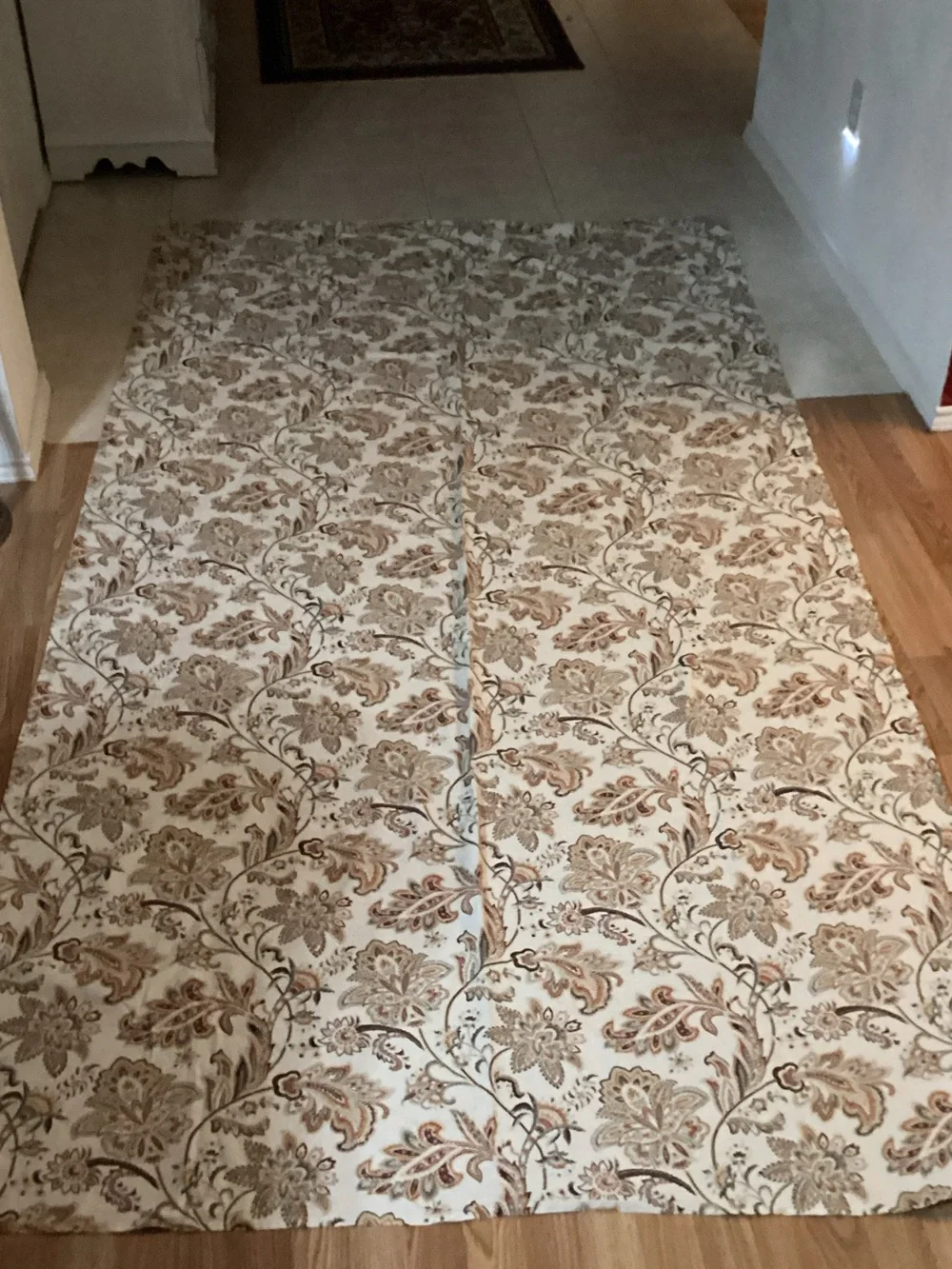 Elegant Cream paisley print cotton 5x9’ tablecloth